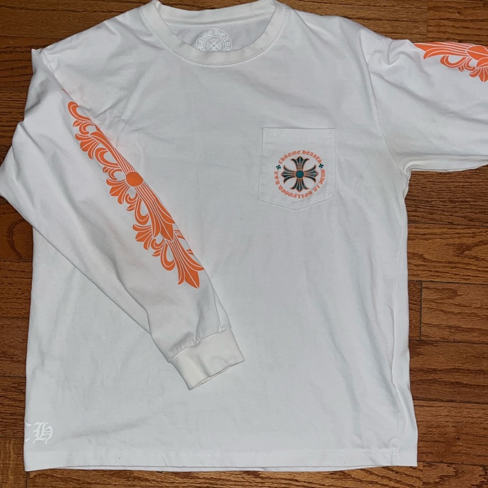 White and Orange Chrome Heart T Shirt size medium